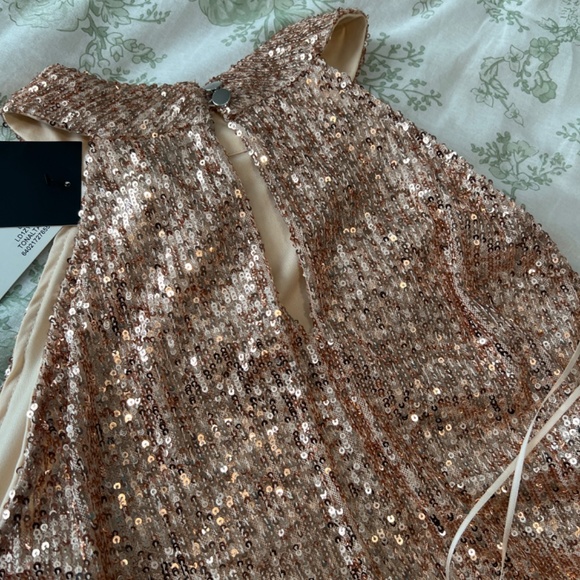 Dress - Picture 3 of 5